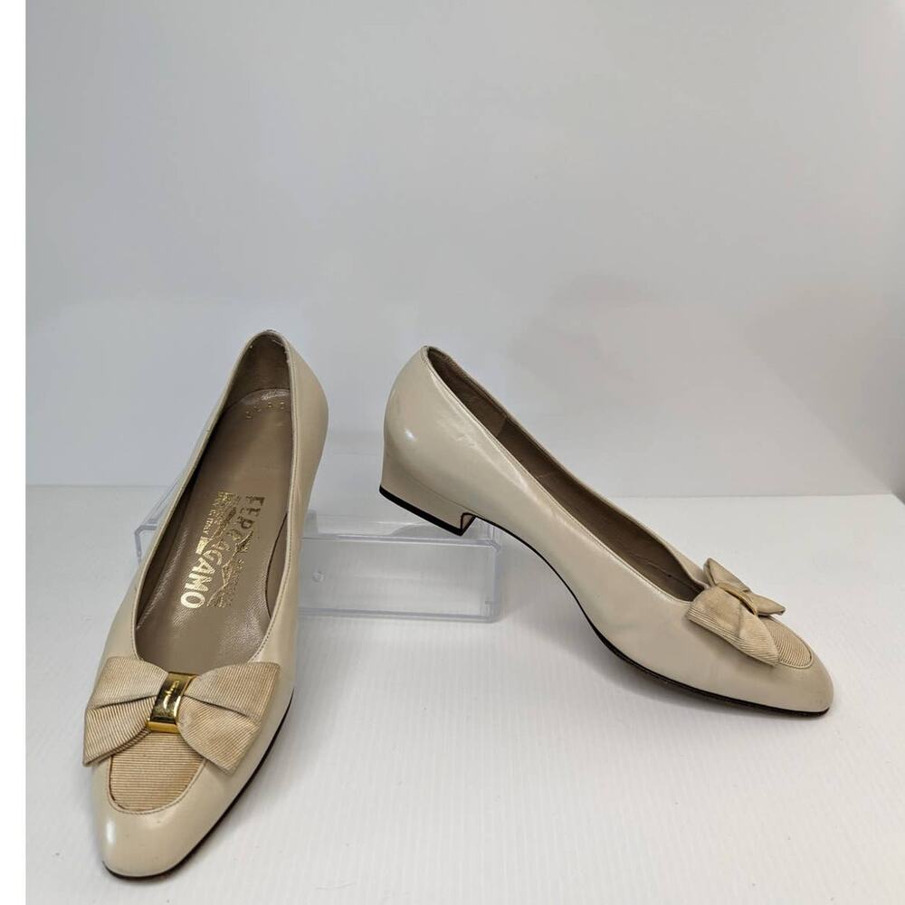 vintage Ferragamo pumps heels satin leather cream gold sz 5.5